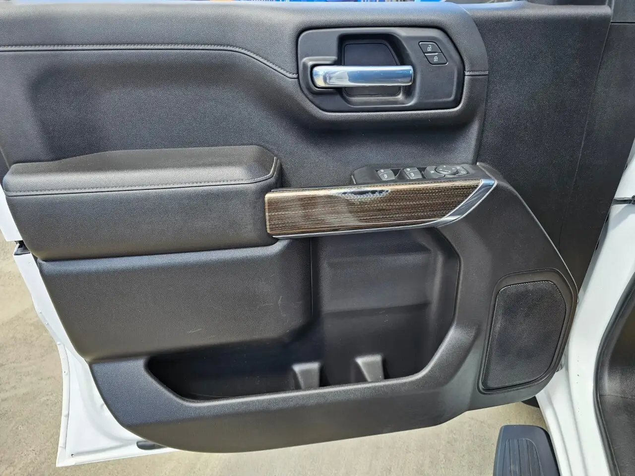 Chevrolet Silverado 1500 photo Chevrolet Silverado 1500