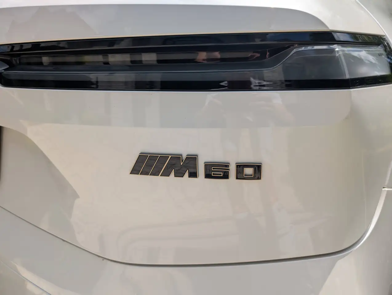 BMW iX снимка BMW iX