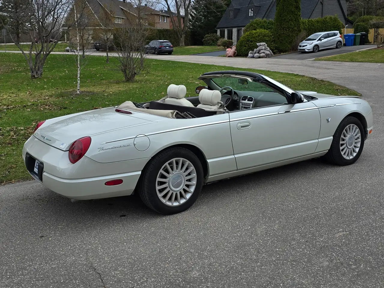 Ford Thunderbird photo Ford Thunderbird