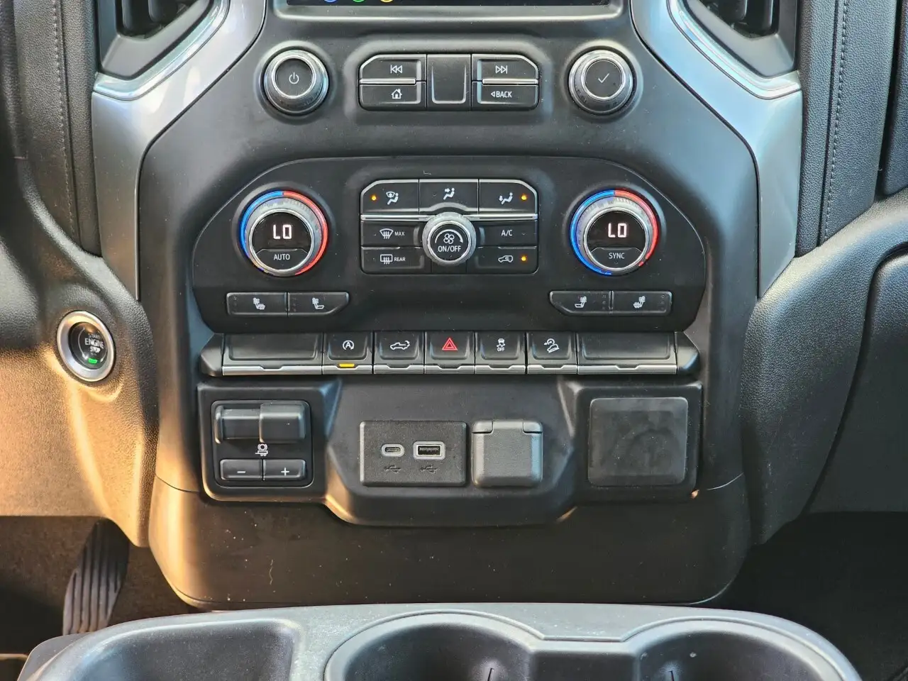 Chevrolet Silverado 1500 photo Chevrolet Silverado 1500