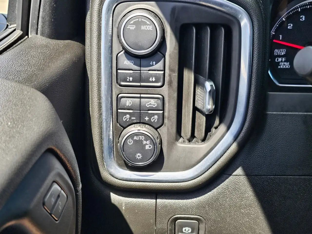 Chevrolet Silverado 1500 photo Chevrolet Silverado 1500