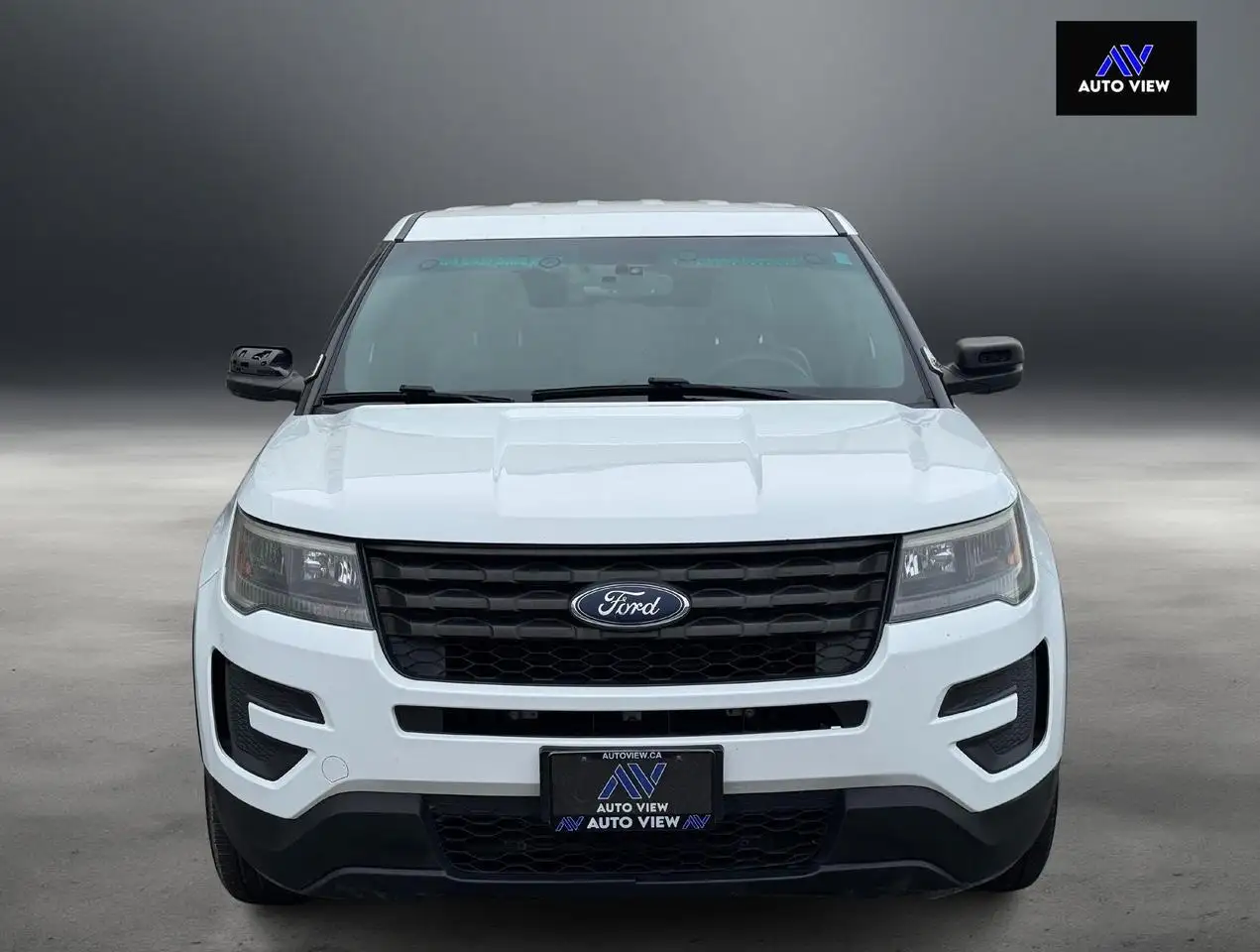 Ford Police Interceptor Utility снимка Ford Police Interceptor Utility