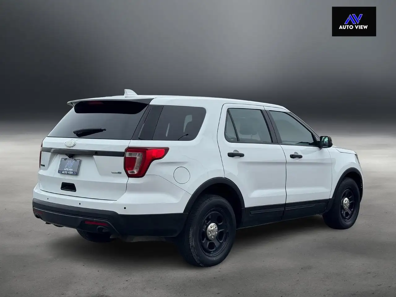 Ford Police Interceptor Utility снимка Ford Police Interceptor Utility