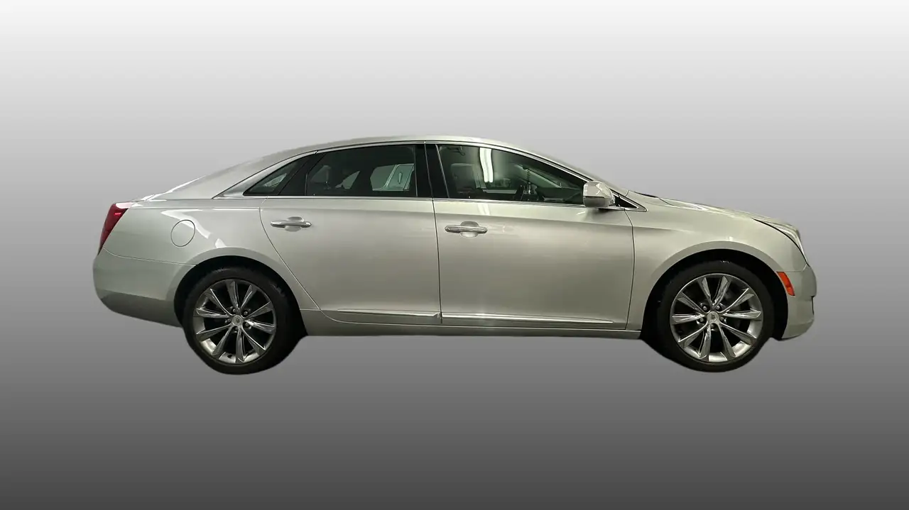 Cadillac XTS photo Cadillac XTS