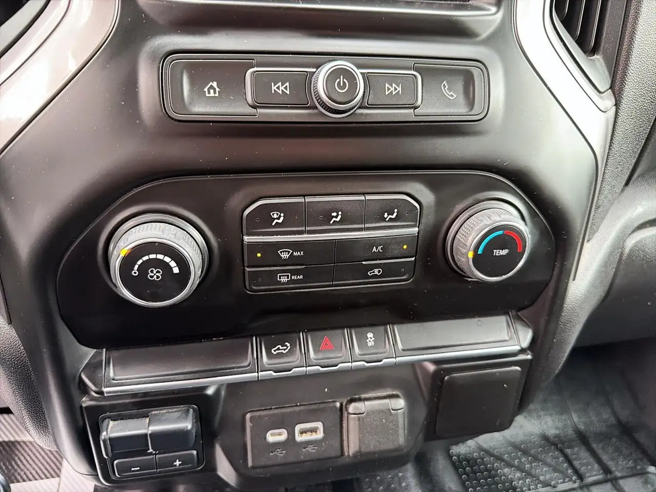 Chevrolet Silverado 1500 снимка Chevrolet Silverado 1500