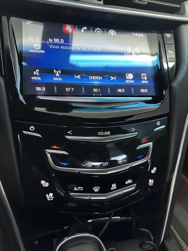 Cadillac XTS photo Cadillac XTS