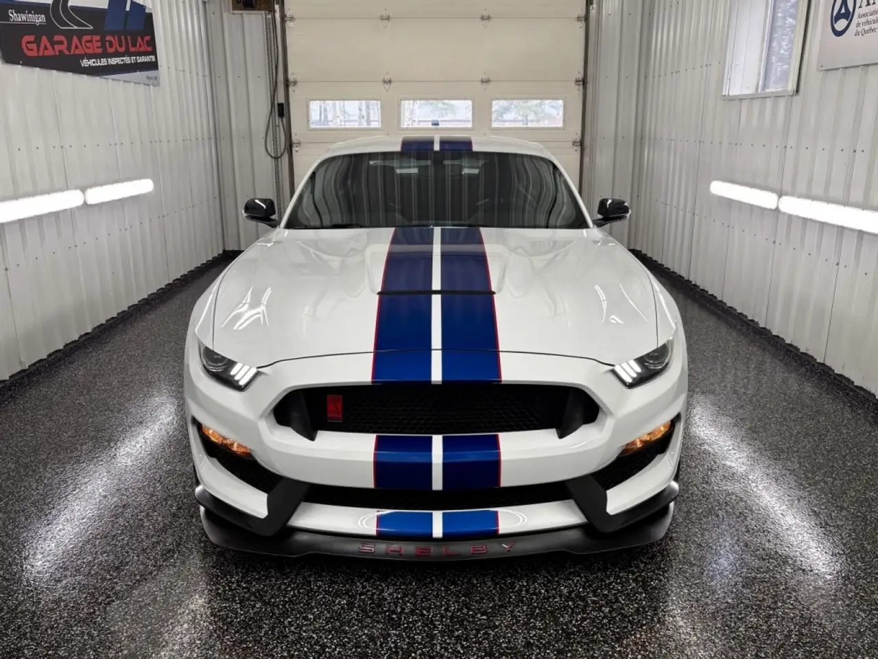 Ford Mustang снимка Ford Mustang