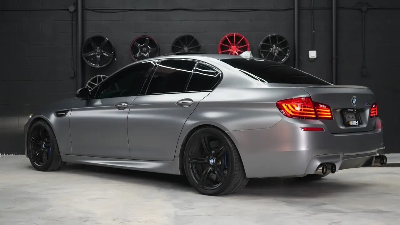 BMW M5 photo BMW M5