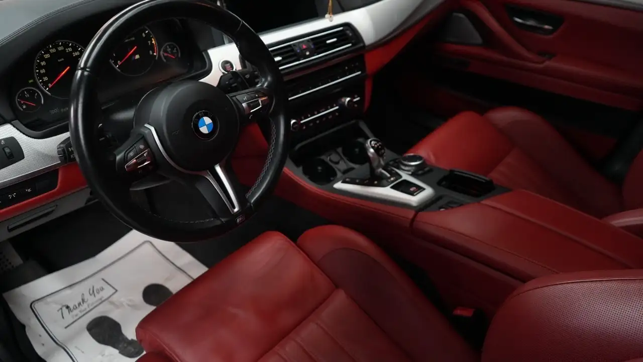 BMW M5 photo BMW M5
