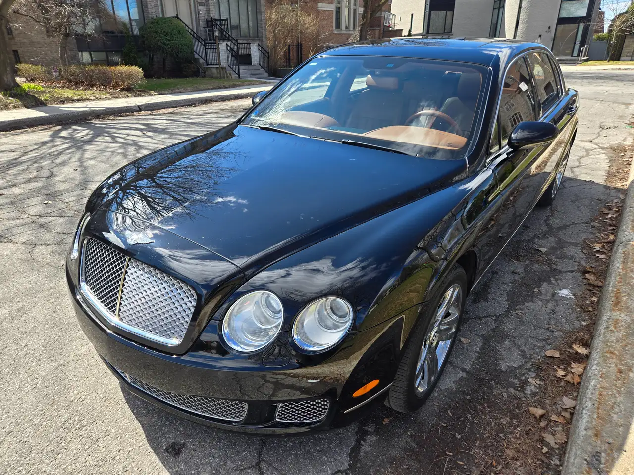 Bentley Flying Spur снимка Bentley Flying Spur