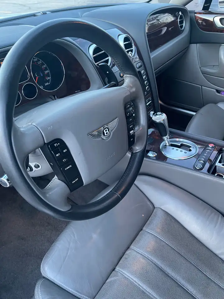 Bentley Flying Spur fotografie Bentley Flying Spur