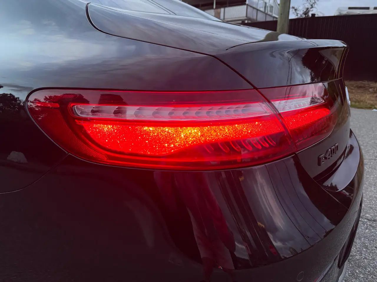 Mercedes-Benz E-Class снимка Mercedes-Benz E-Class