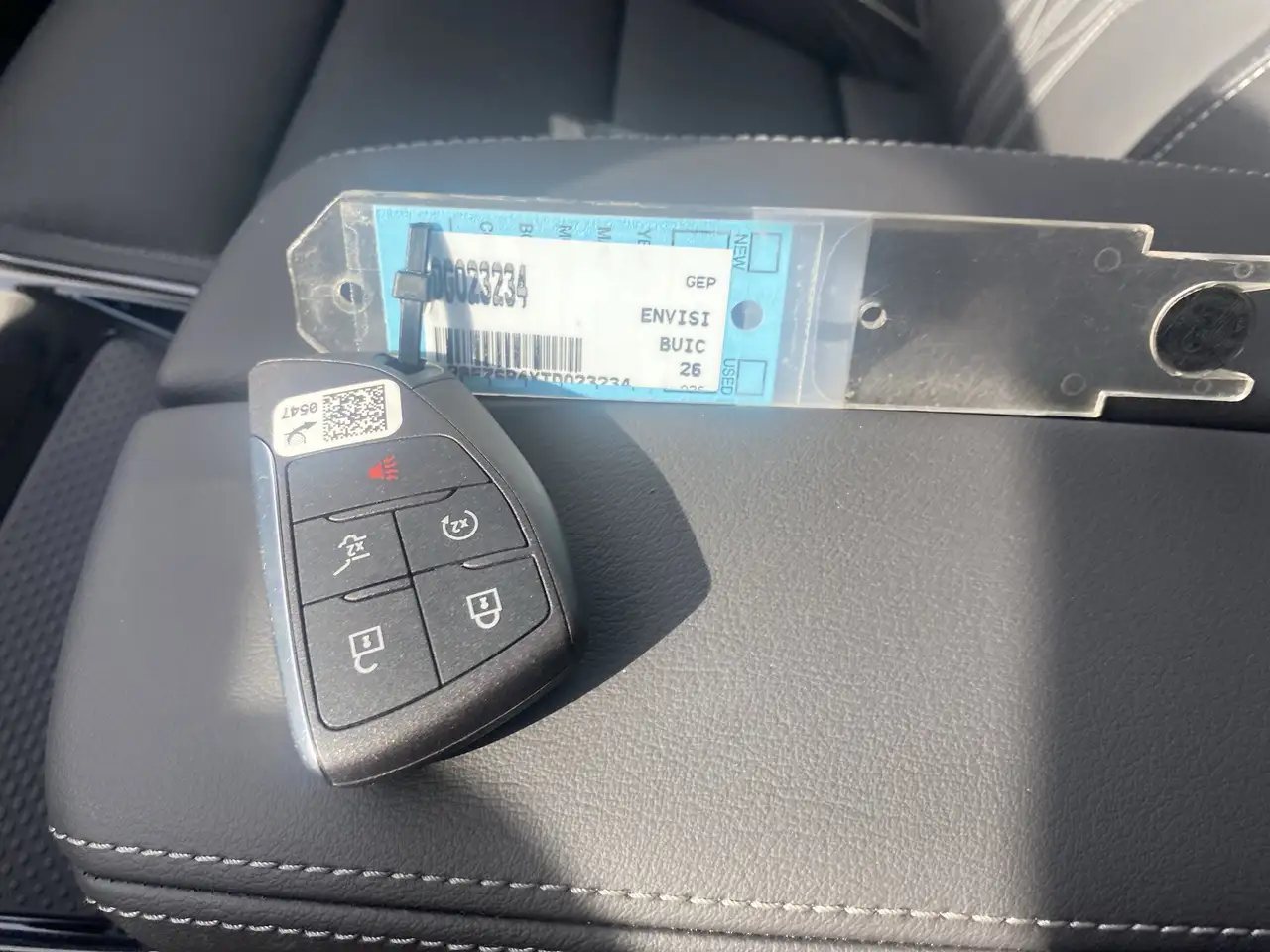 Buick Envision photo Buick Envision