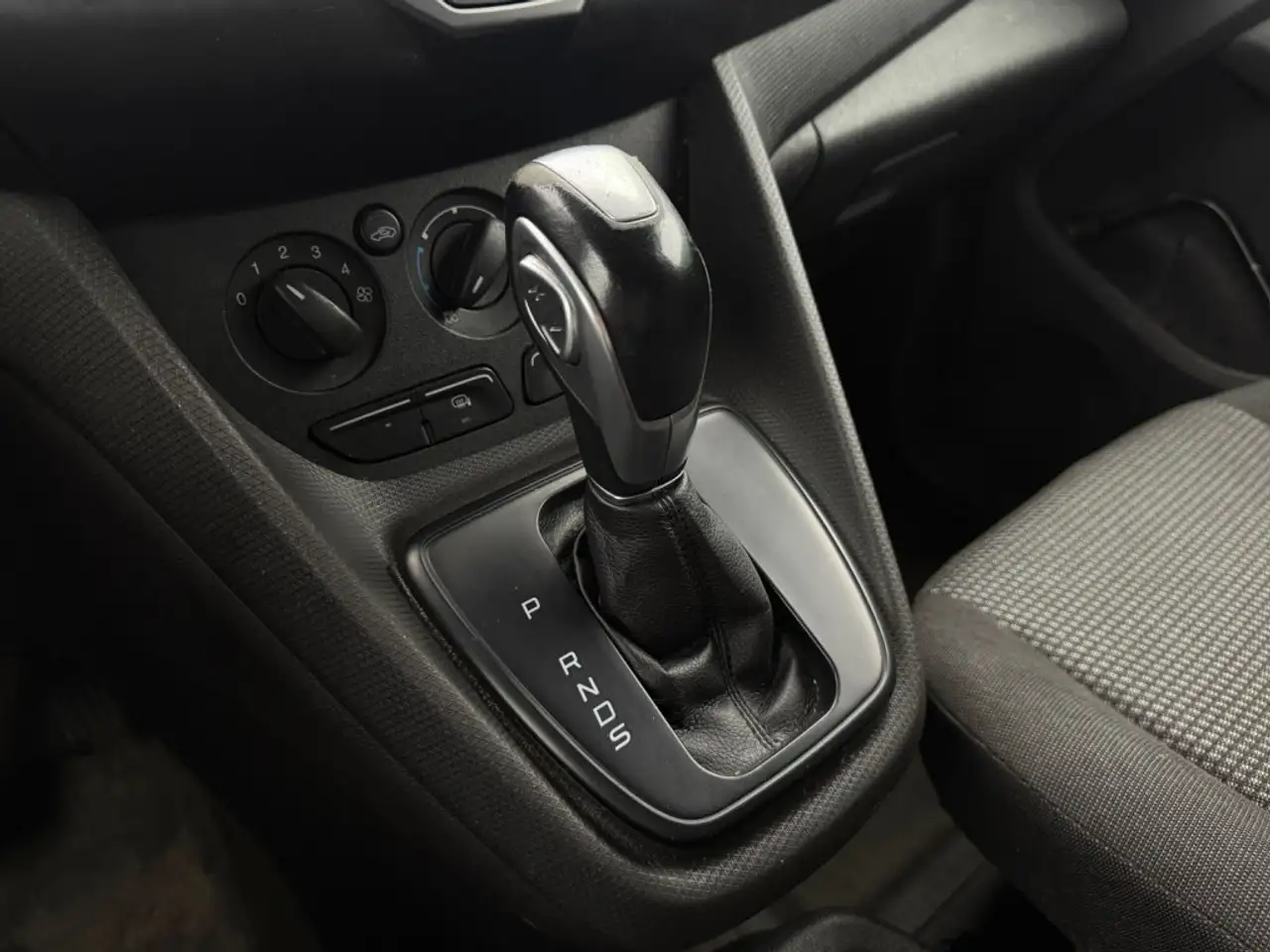Ford Transit Connect снимка Ford Transit Connect