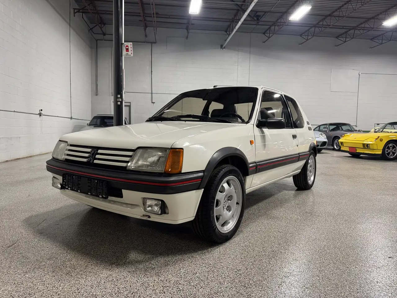 Peugeot 205 снимка Peugeot 205