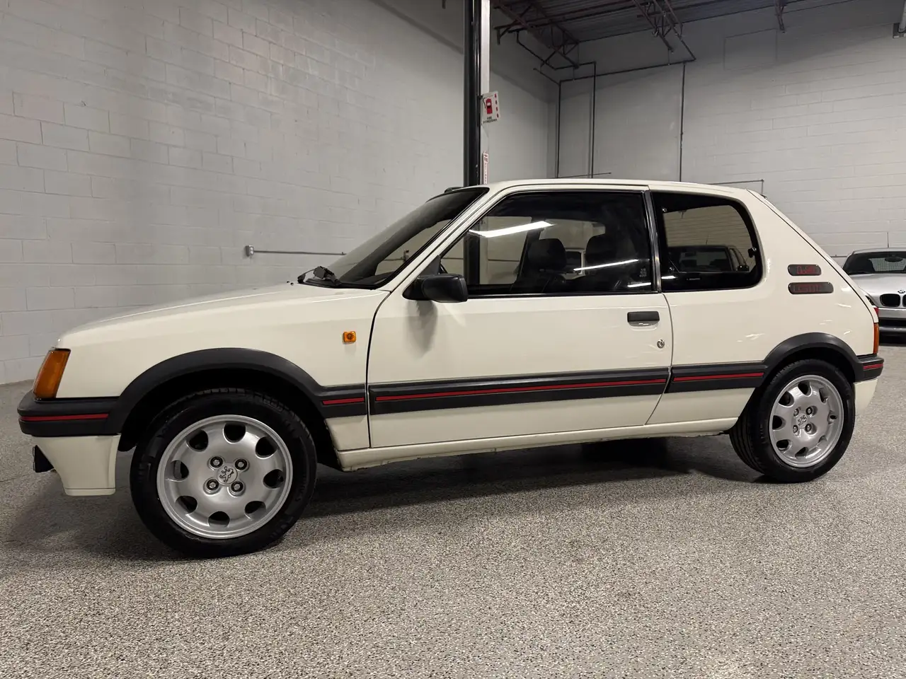 Peugeot 205 снимка Peugeot 205