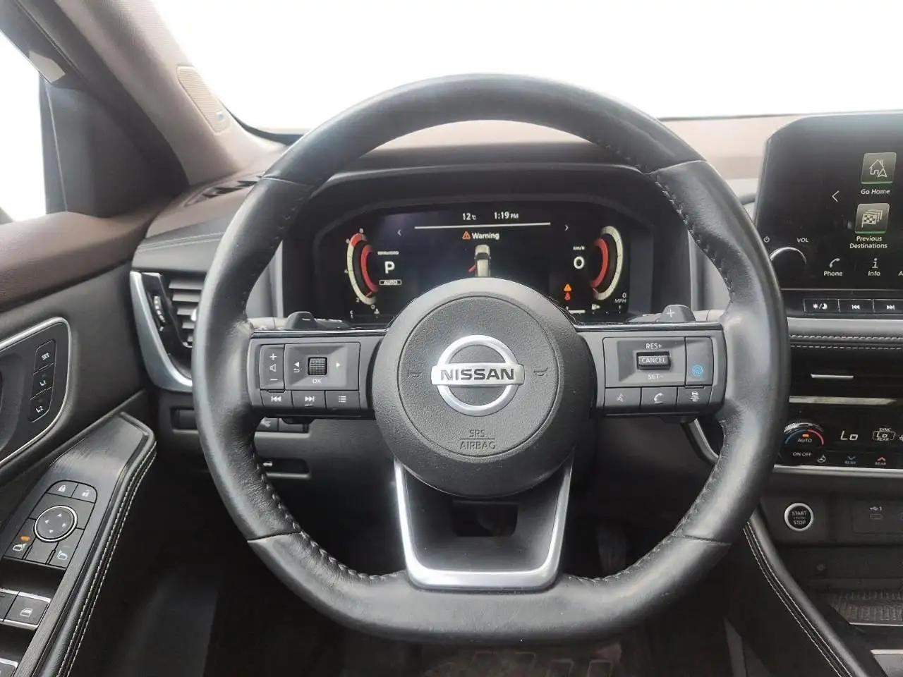 Nissan Rogue снимка Nissan Rogue