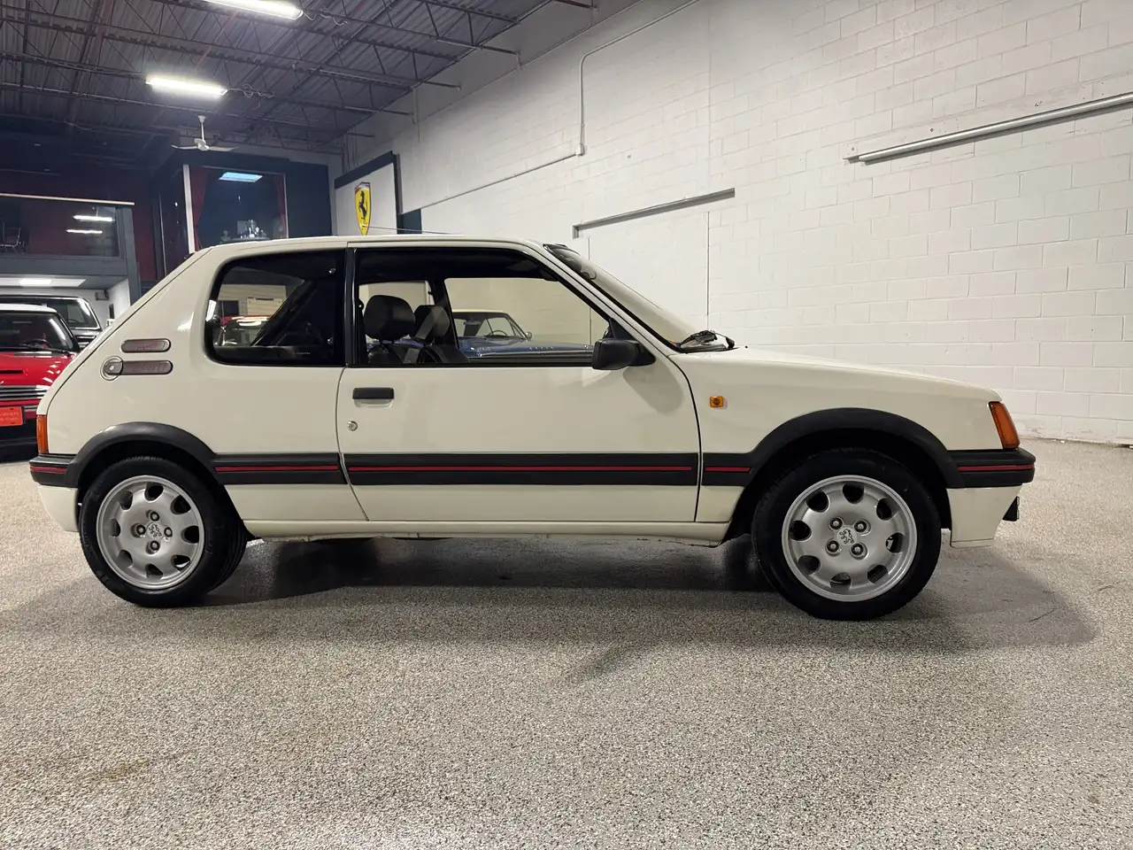 Peugeot 205 снимка Peugeot 205