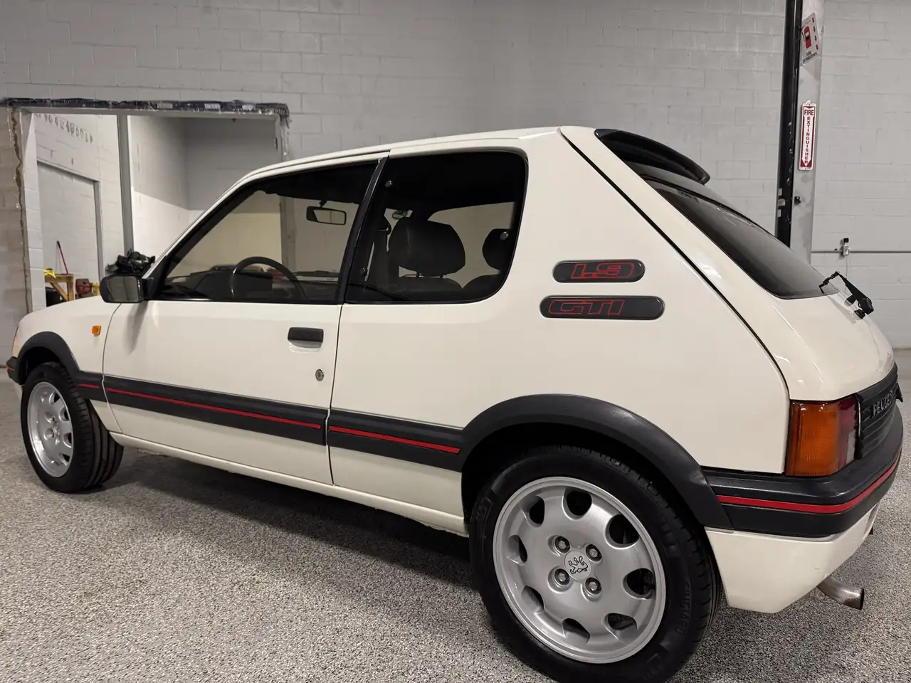 Peugeot 205 снимка Peugeot 205
