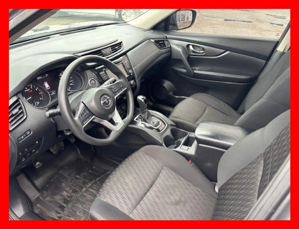 Nissan Rogue снимка Nissan Rogue