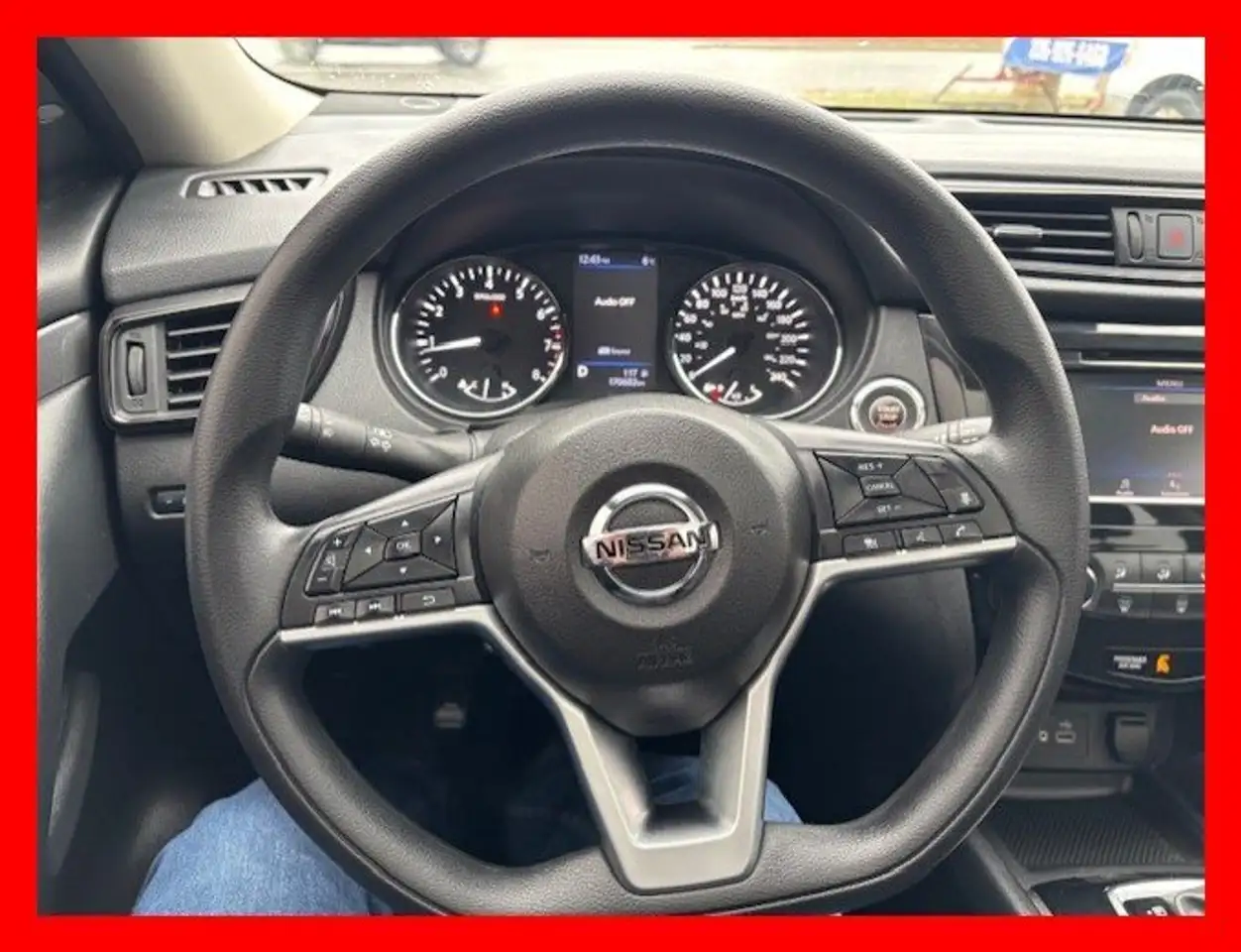 Nissan Rogue снимка Nissan Rogue