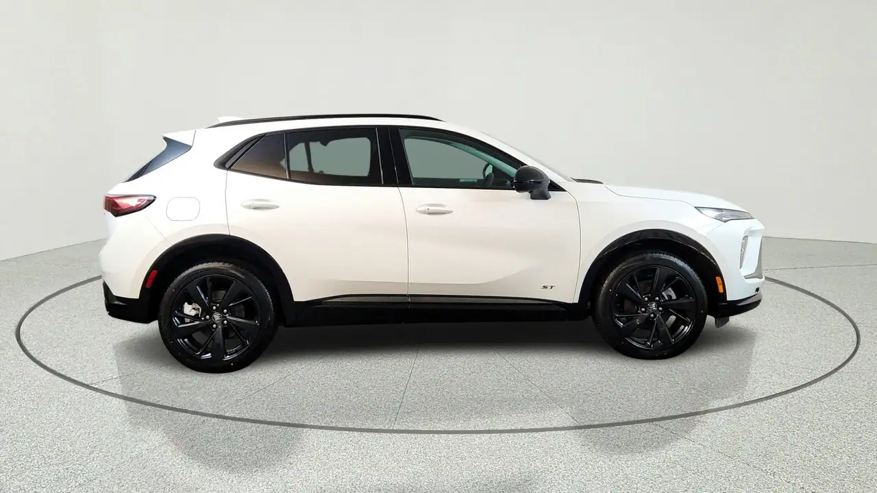 Buick Envision photo Buick Envision