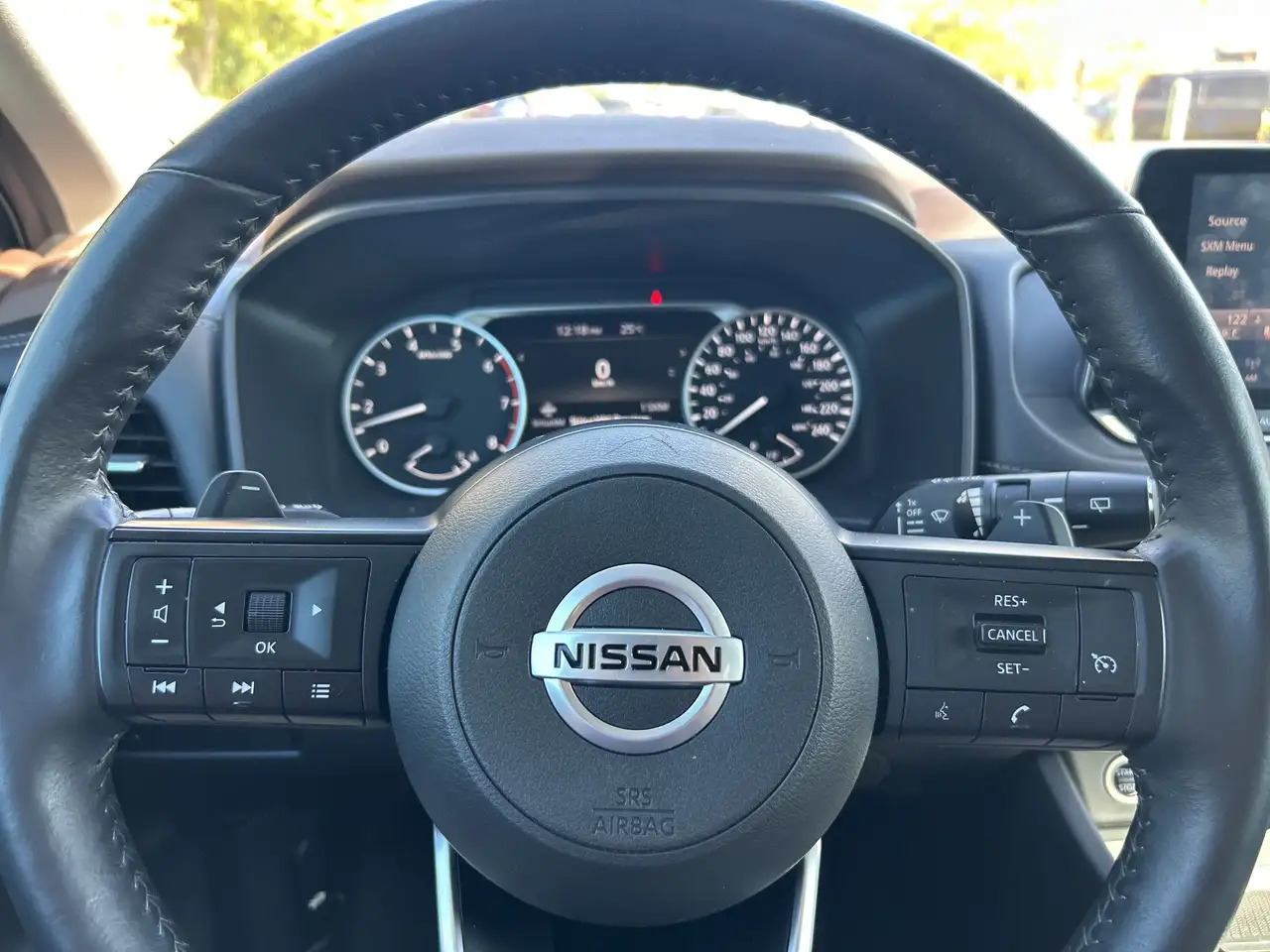 Nissan Rogue снимка Nissan Rogue