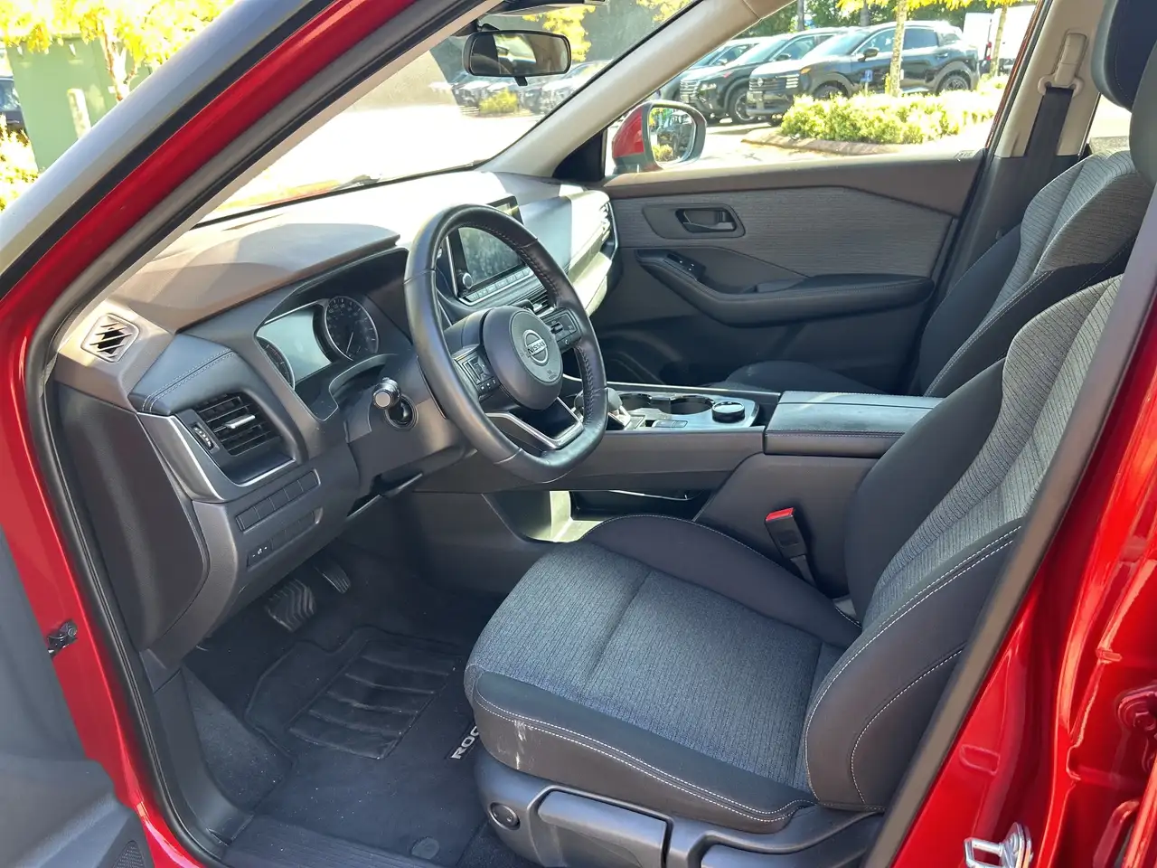 Nissan Rogue снимка Nissan Rogue