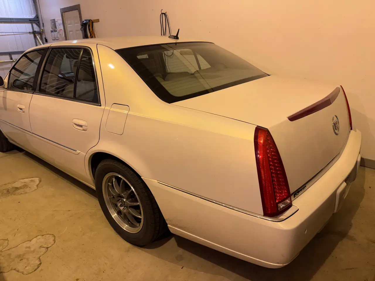 Cadillac DTS photo Cadillac DTS