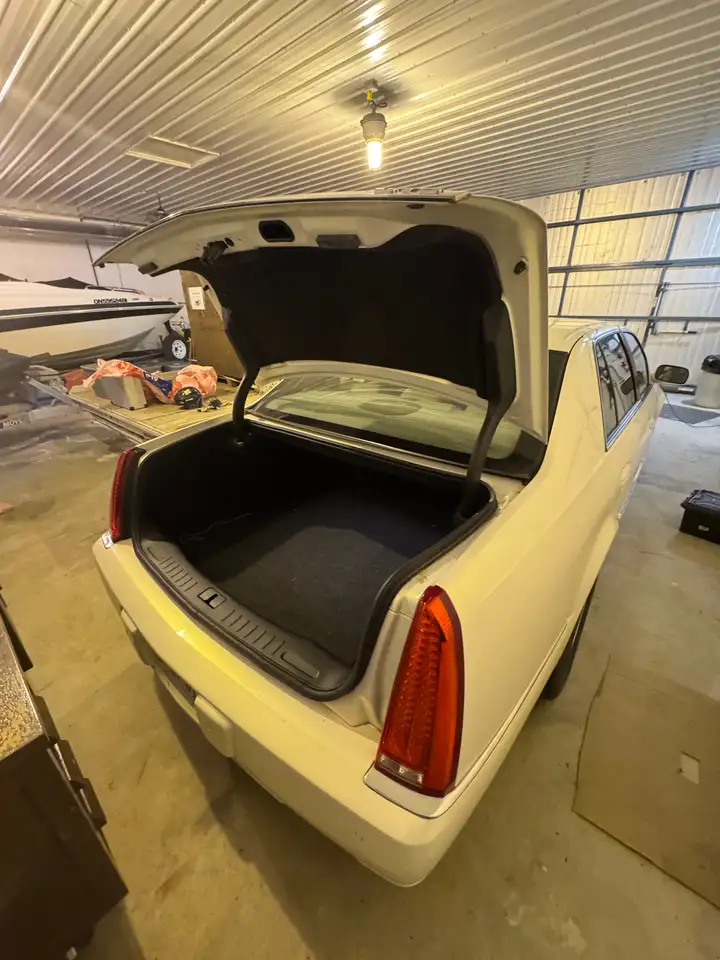 Cadillac DTS photo Cadillac DTS
