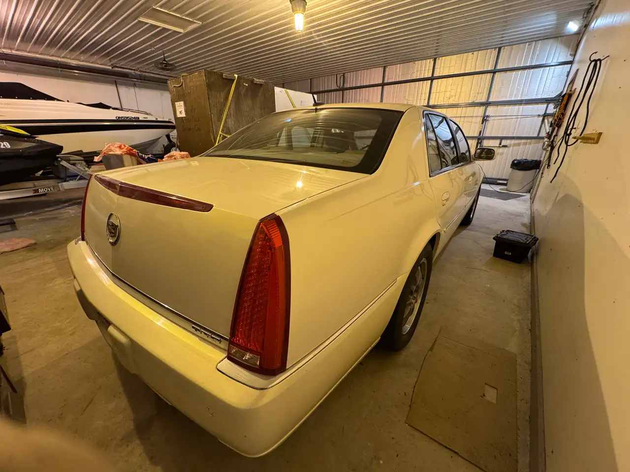 Cadillac DTS photo Cadillac DTS