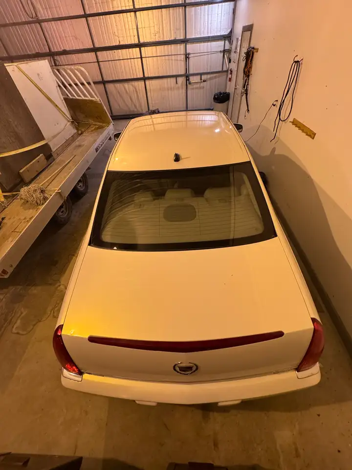 Cadillac DTS photo Cadillac DTS