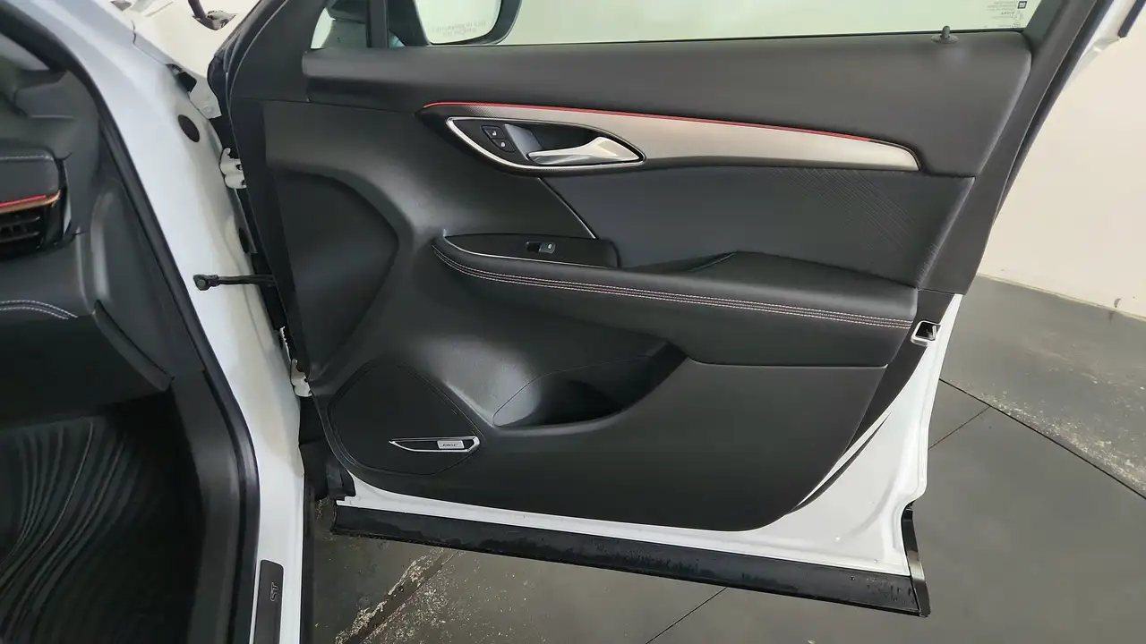 Buick Envision photo Buick Envision