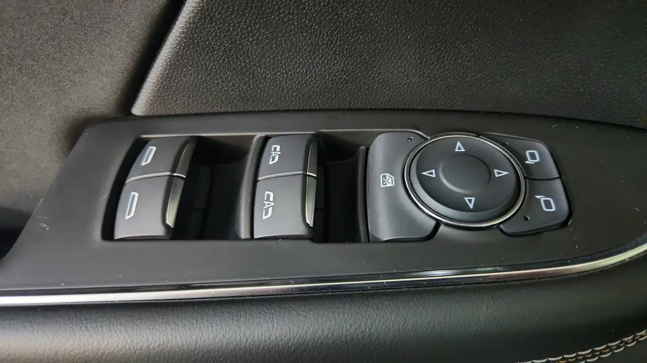 Buick Envision photo Buick Envision