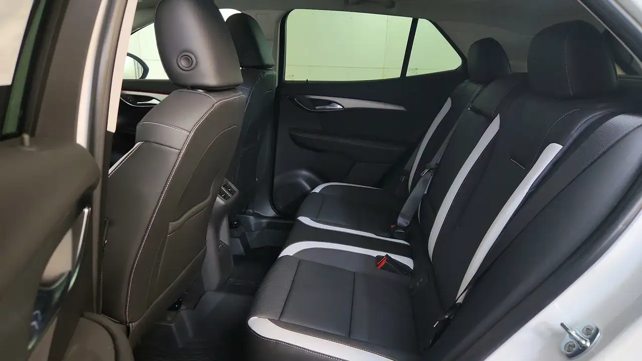 Buick Envision photo Buick Envision