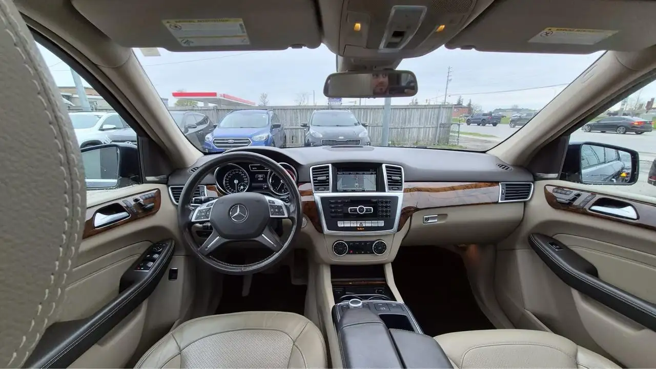 Mercedes-Benz M-Class снимка Mercedes-Benz M-Class