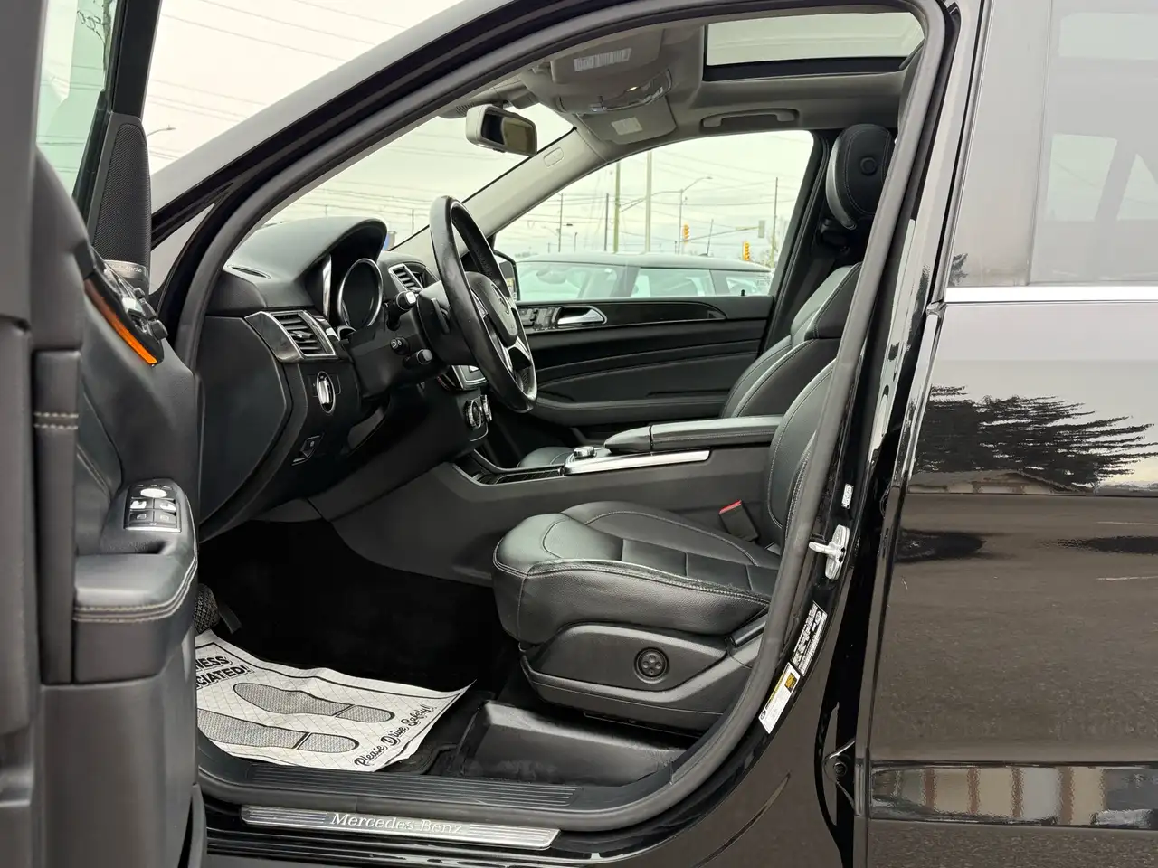 Mercedes-Benz M-Class photo Mercedes-Benz M-Class