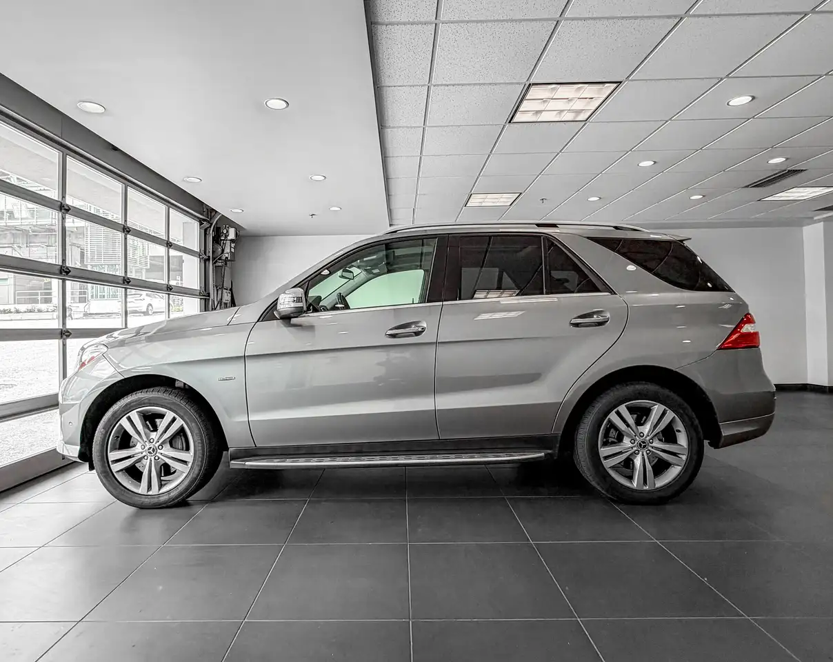 Mercedes-Benz M-Class fotografie Mercedes-Benz M-Class