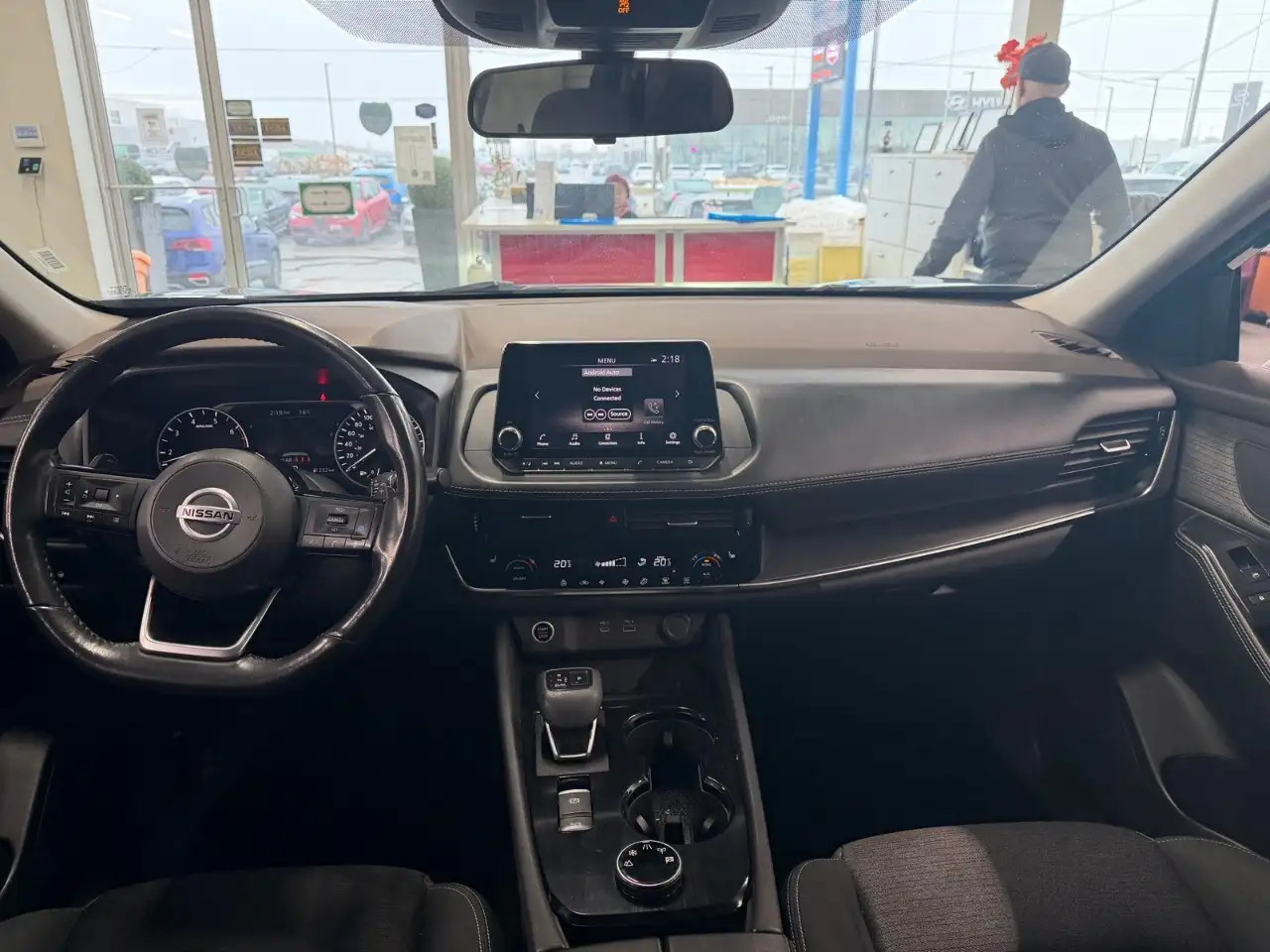 Nissan Rogue снимка Nissan Rogue