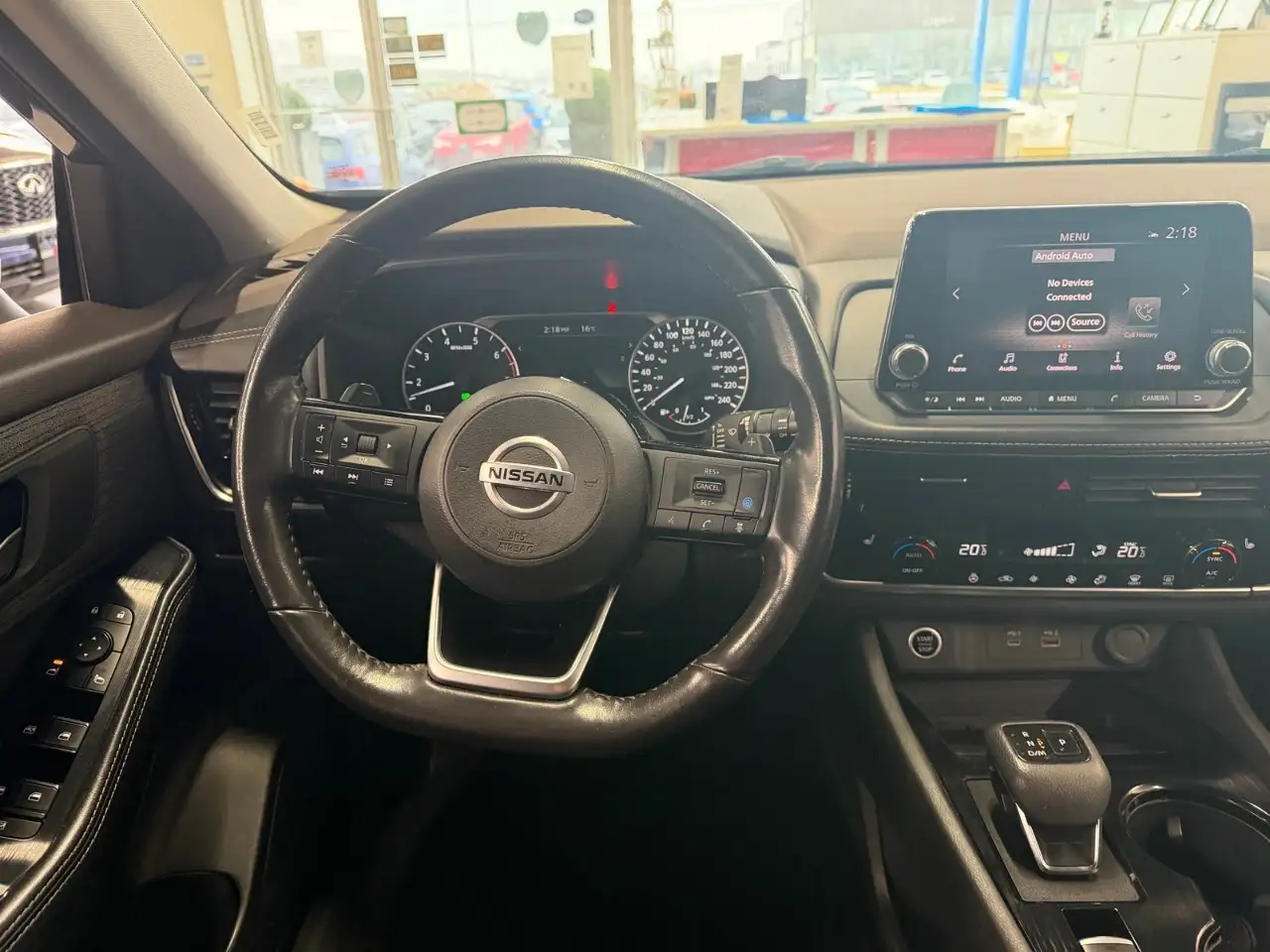 Nissan Rogue снимка Nissan Rogue