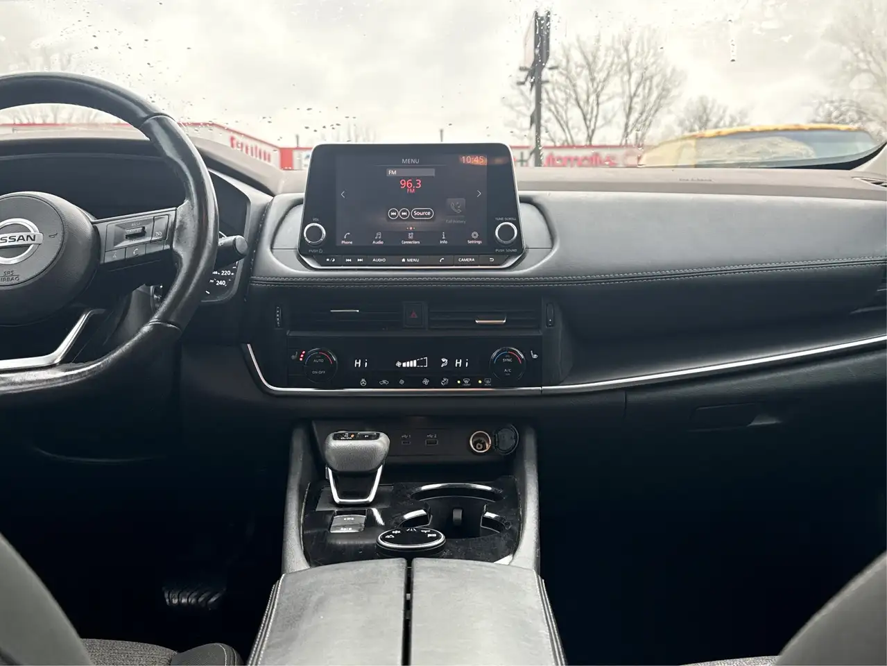 Nissan Rogue снимка Nissan Rogue