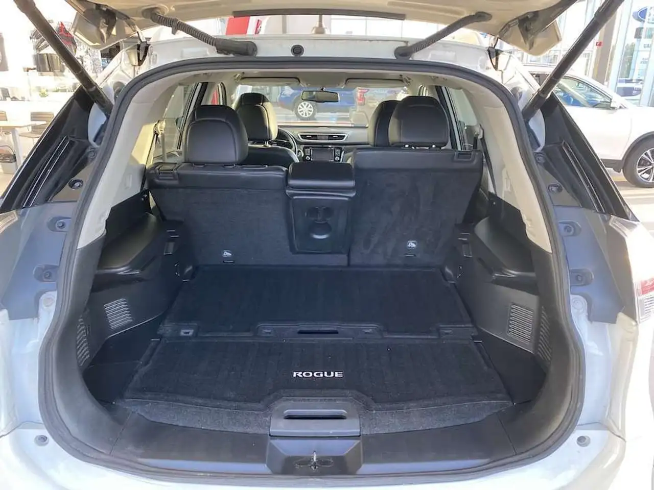 Nissan Rogue fotografie Nissan Rogue