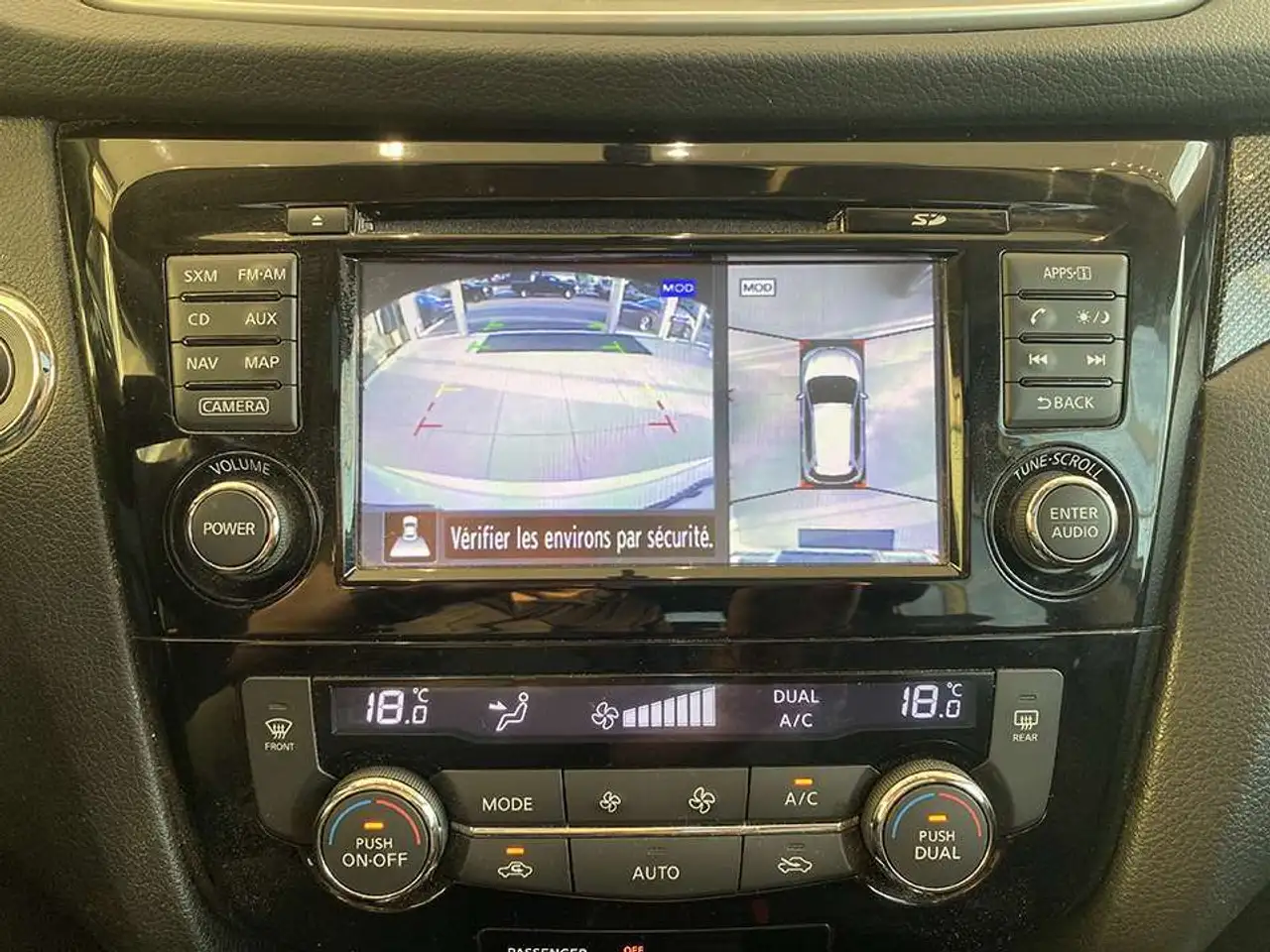 Nissan Rogue fotografie Nissan Rogue