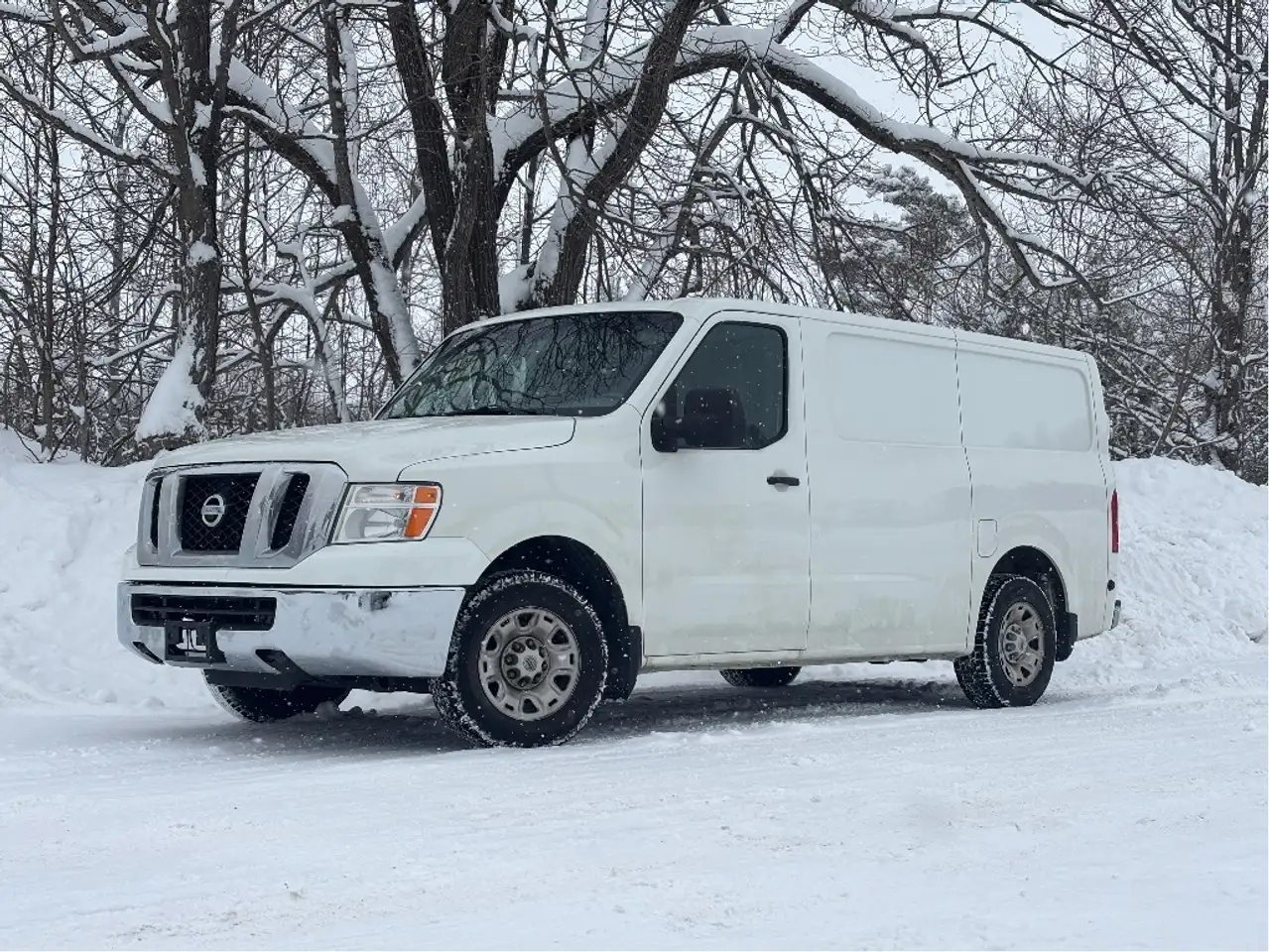 Nissan NV Cargo снимка Nissan NV Cargo