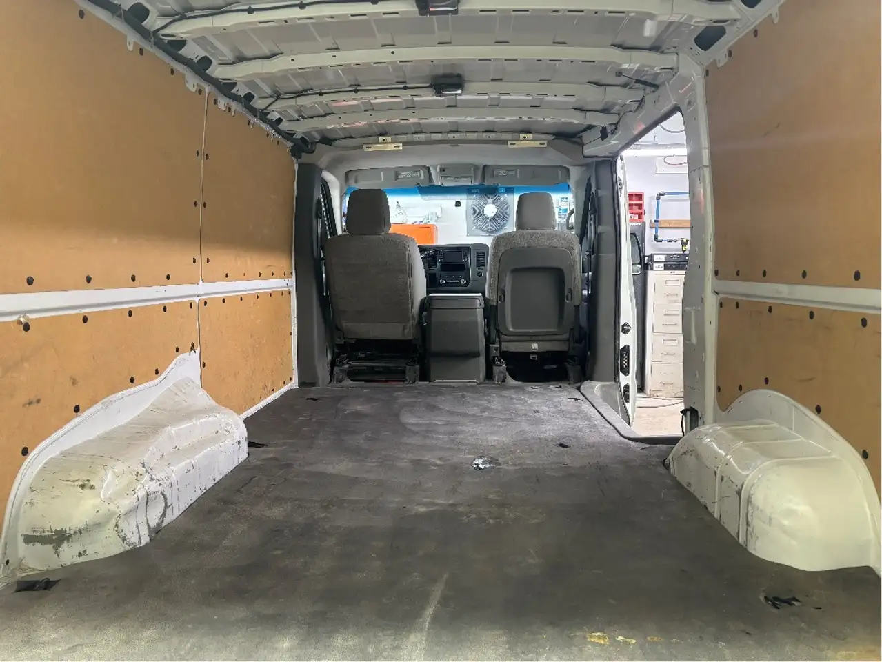 Nissan NV Cargo снимка Nissan NV Cargo