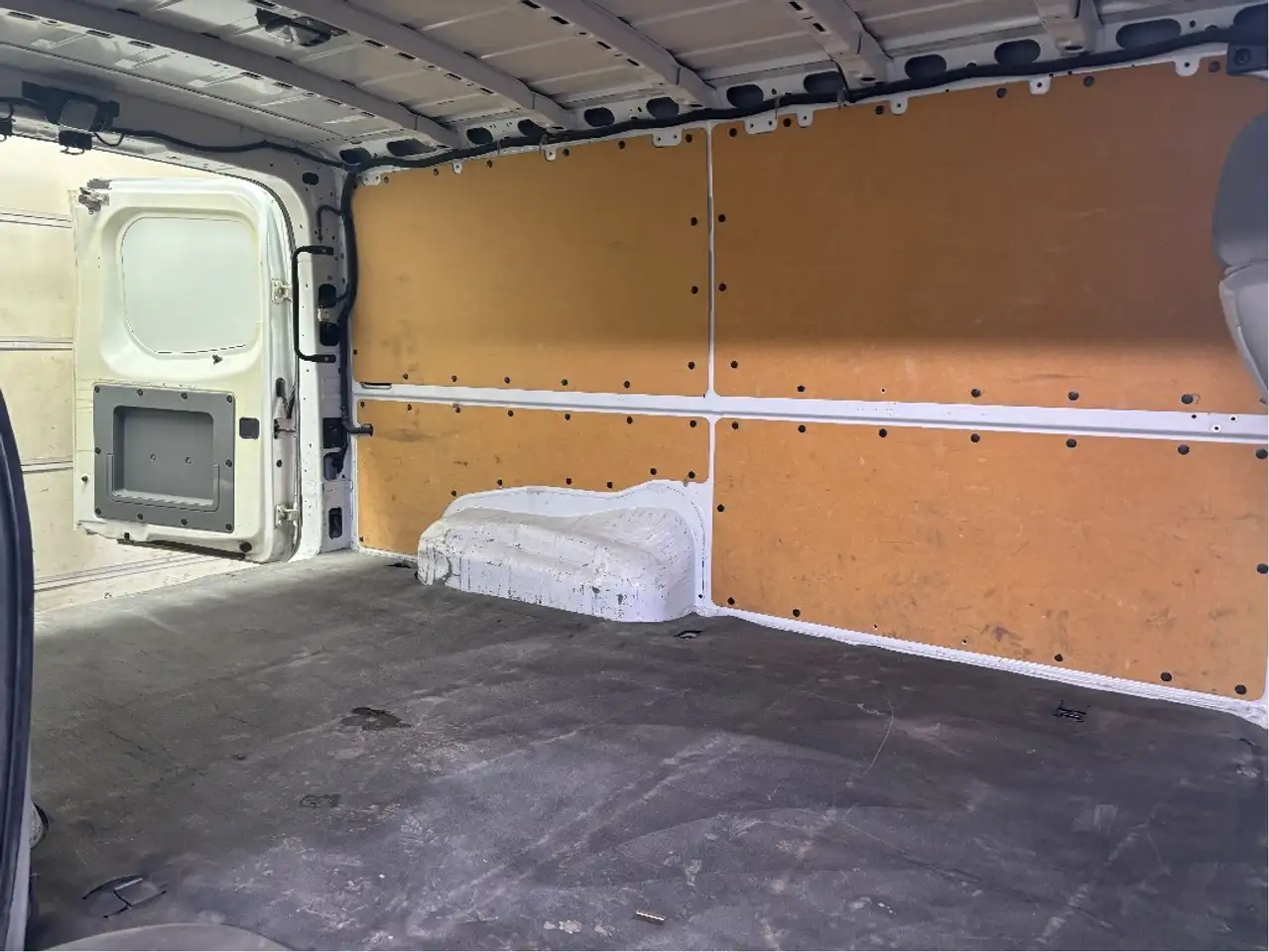 Nissan NV Cargo снимка Nissan NV Cargo