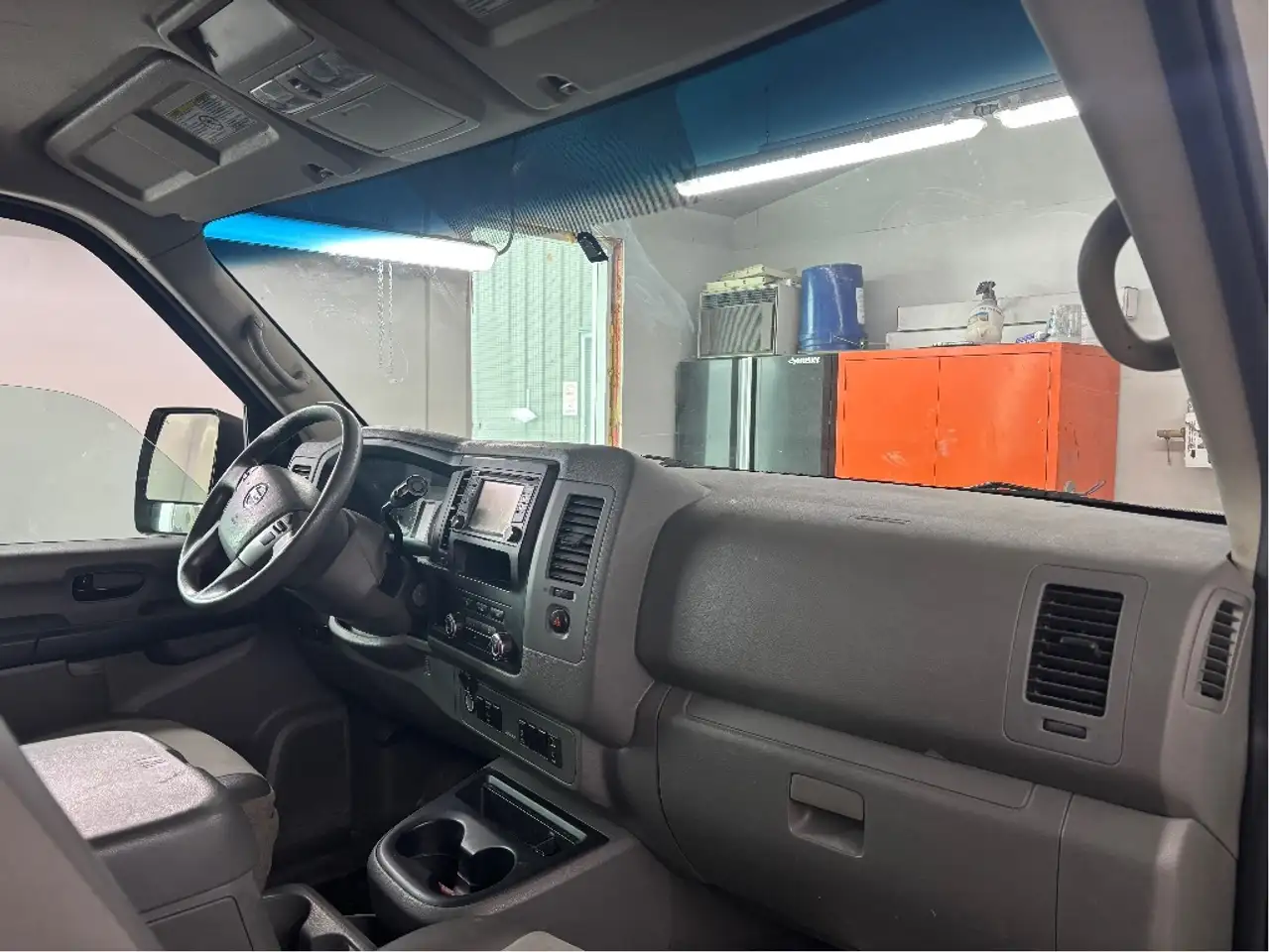Nissan NV Cargo снимка Nissan NV Cargo