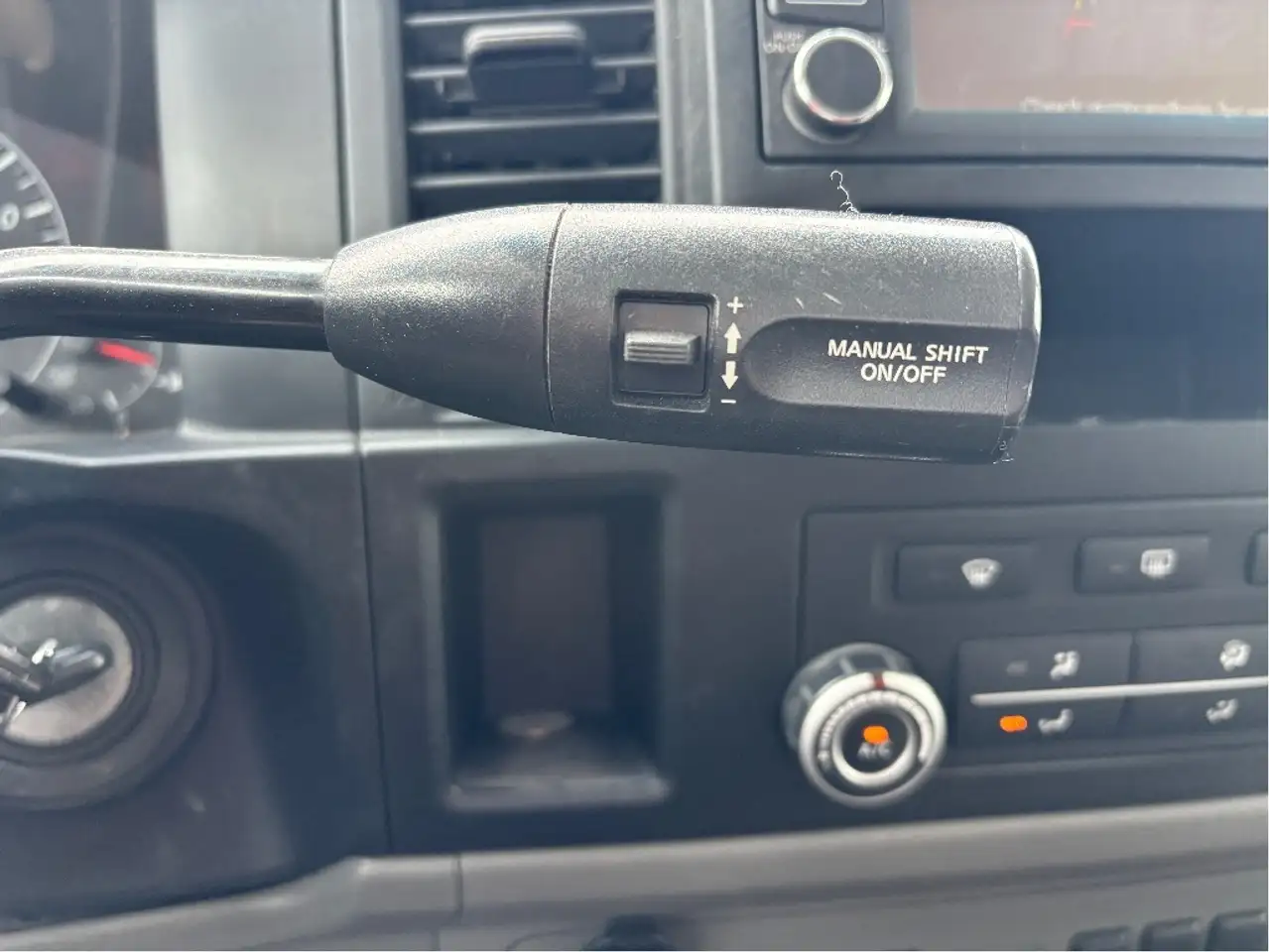 Nissan NV Cargo снимка Nissan NV Cargo