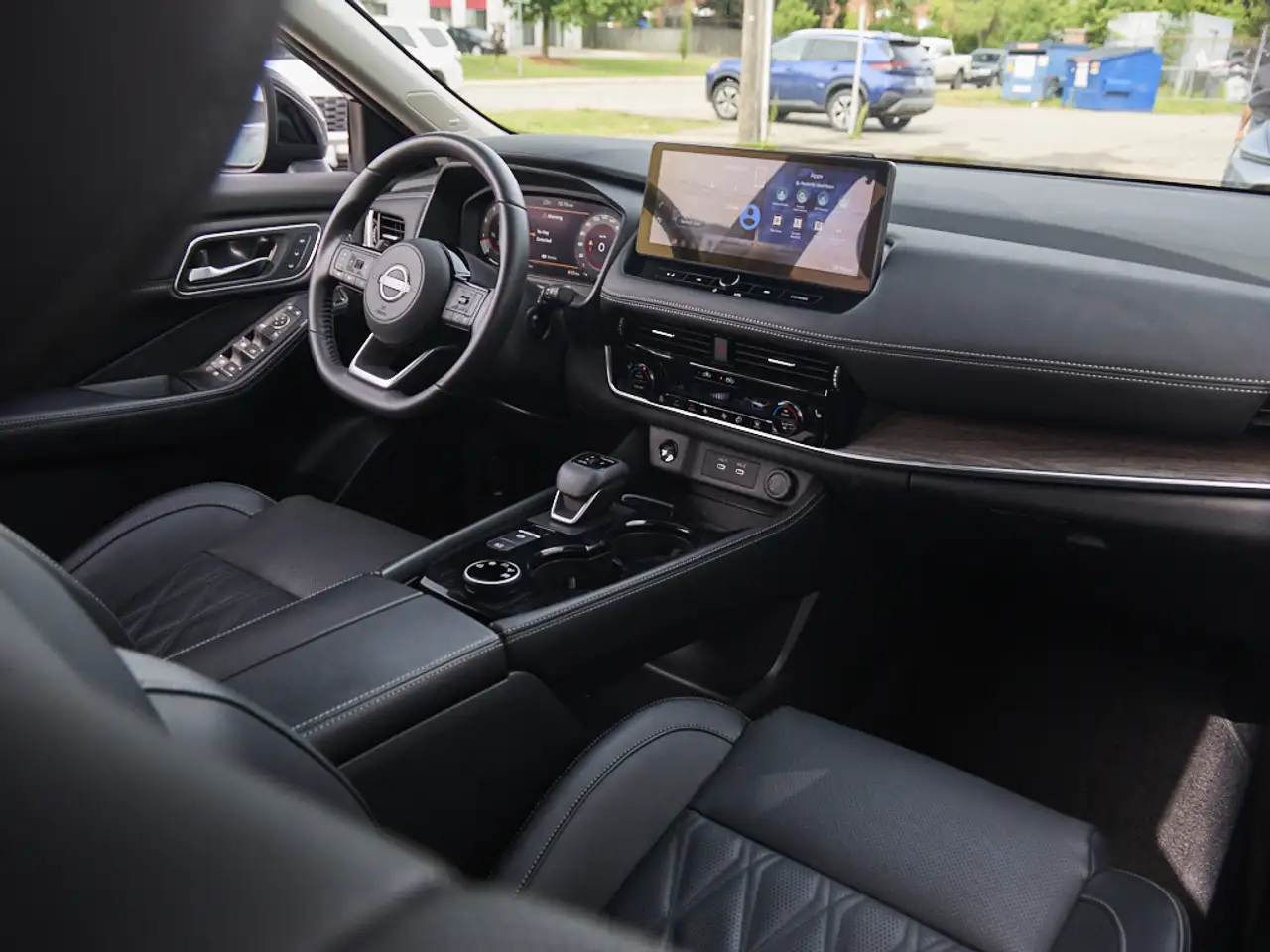 Nissan Rogue снимка Nissan Rogue