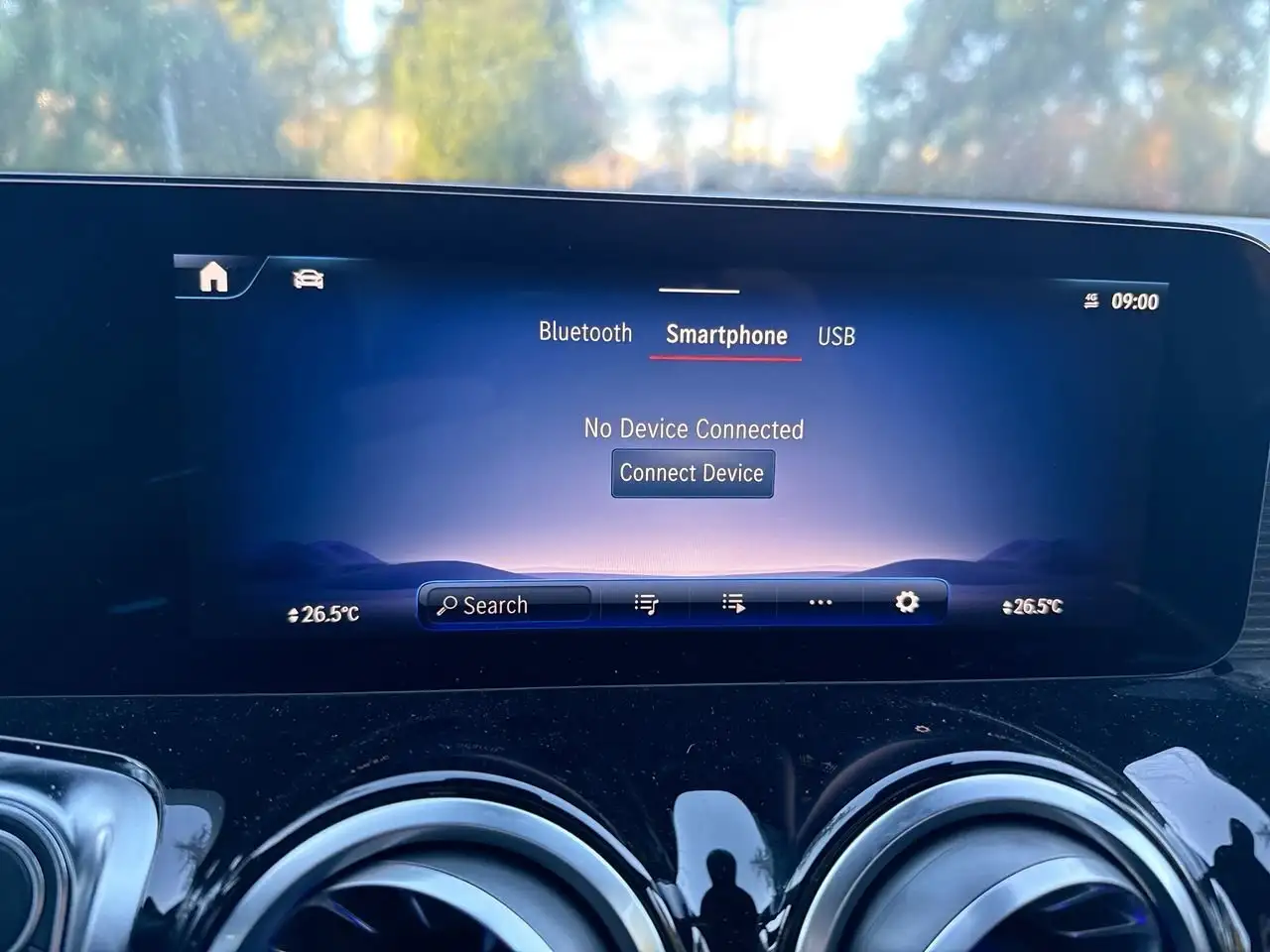 Mercedes-Benz EQB снимка Mercedes-Benz EQB